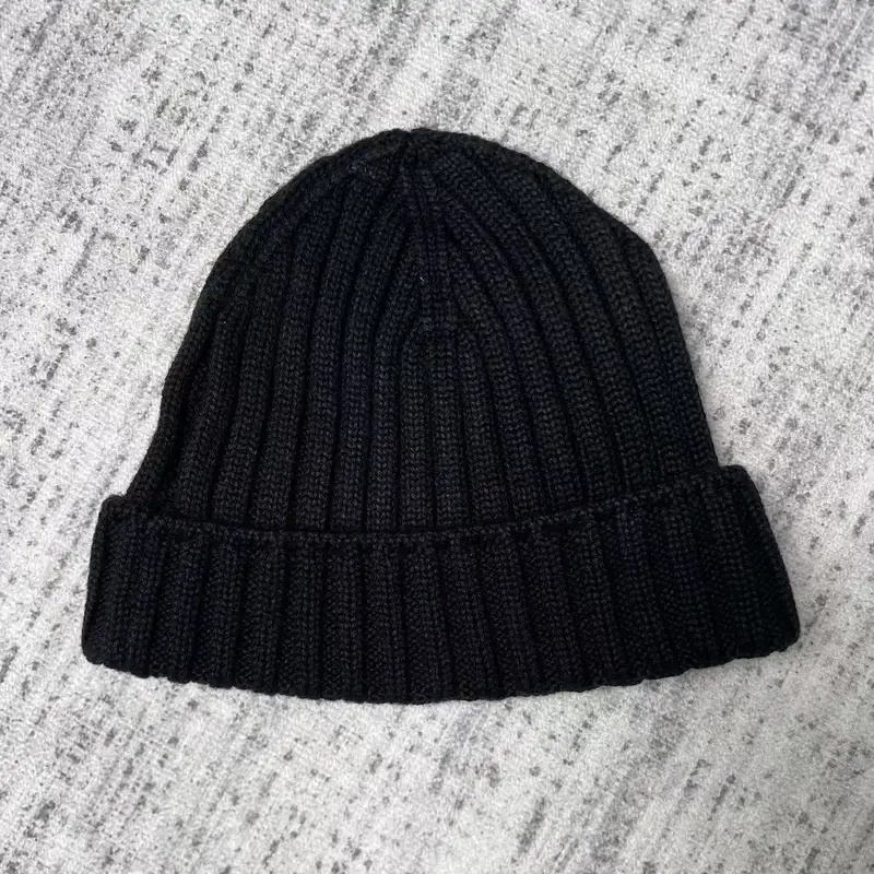 Solid Color Chunky Knit Beanie - огляд і ціна Beanie Cuffed Knit